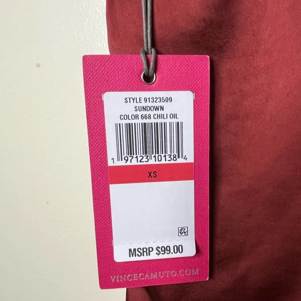XS Vince Camuto belted satin vest - Picture 7 of 7
